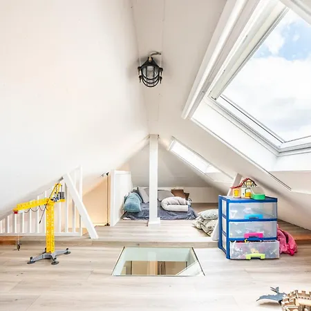 Near Sea With Bbq And Play Attic, Cleaning Included Koksijde